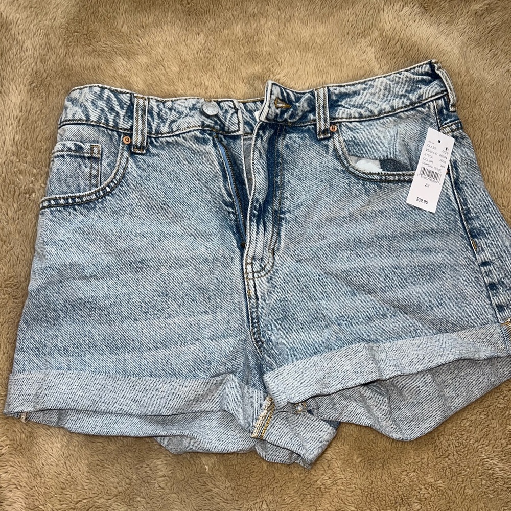 NWT PacSun Mom Shorts Medium Wash Cuffed